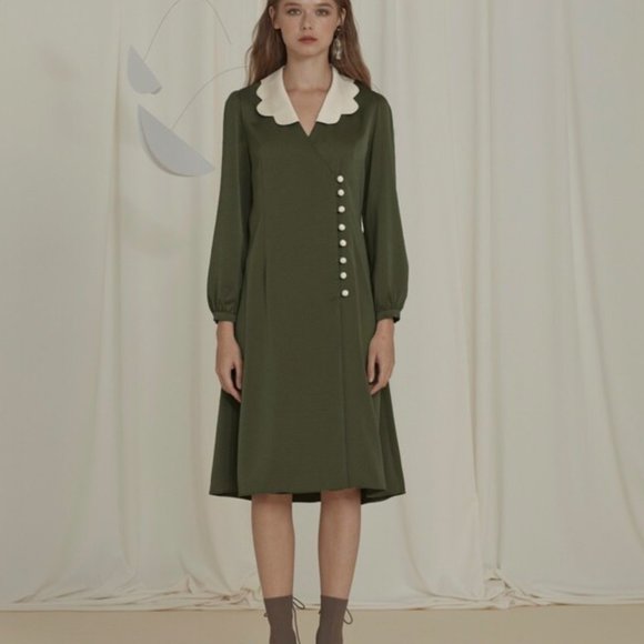 WConcept French Retro Petaloid Collar Khaki Dress with Buttons - Picture 3 of 15
